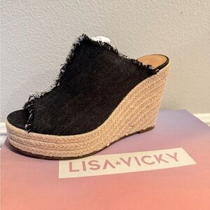 Lisa Vicky Black Wedge Sandals
